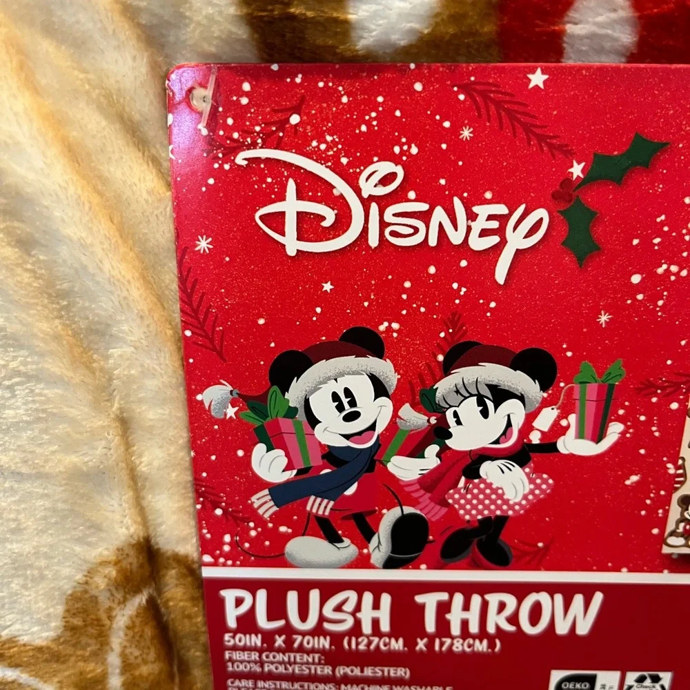 Viral Disney Mickey Minnie Cream and Red Christmas Throw Blanket